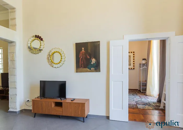 Le Antiche Mura By Apulia בארי